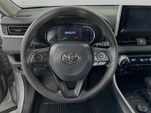 Certified 2025 Toyota RAV4 XLE AWD/4WD image 17