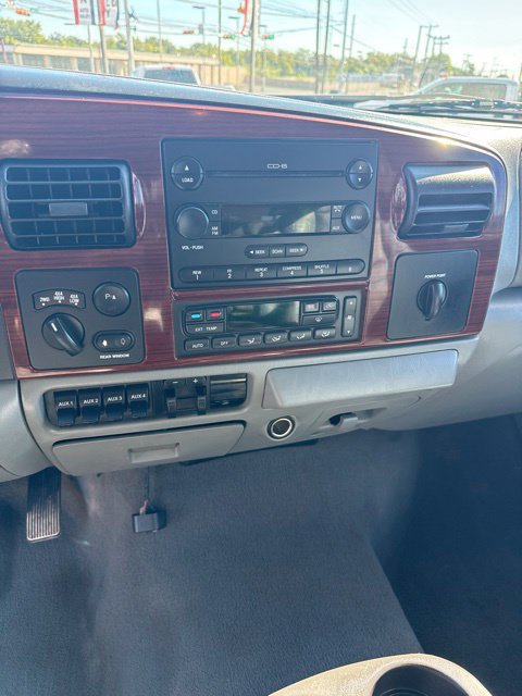Used 2006 Ford F350 Lariat AWD/4WD image 8
