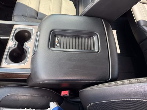 Used 2018 GMC Sierra 2500 Denali w/ Duramax Plus Package AWD/4WD image 26