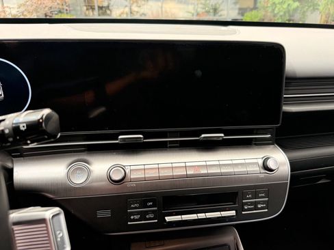 Used 2025 Hyundai Kona Limited FWD image 15