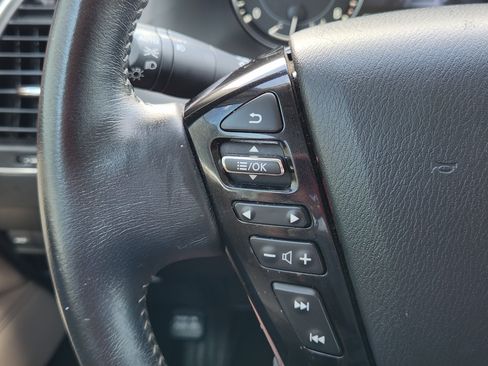 Used 2022 Nissan Armada SL RWD image 32