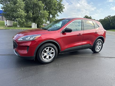 Used 2022 Ford Escape SE AWD/4WD image 2
