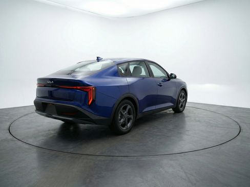 Used 2025 Kia K4 LXS FWD image 9