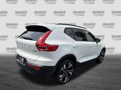 Certified 2025 Volvo XC40 B5 Ultra AWD/4WD image 10