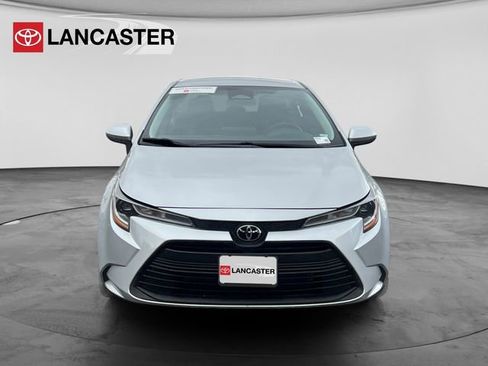 Used 2023 Toyota Corolla LE FWD image 2