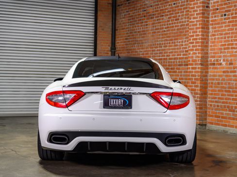 Used 2015 Maserati GranTurismo MC image 12
