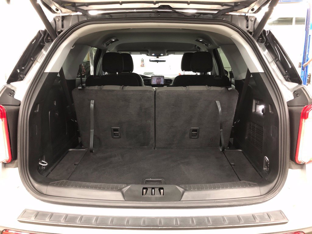 Used 2024 Ford Explorer XLT AWD/4WD image 17
