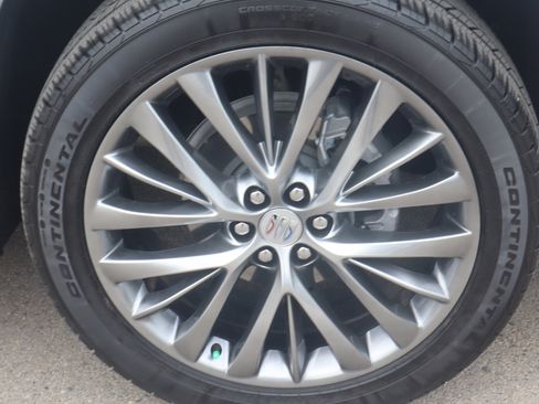Used 2025 Buick Enclave Avenir w/ Trailering Package, 5000 lbs. AWD/4WD image 17