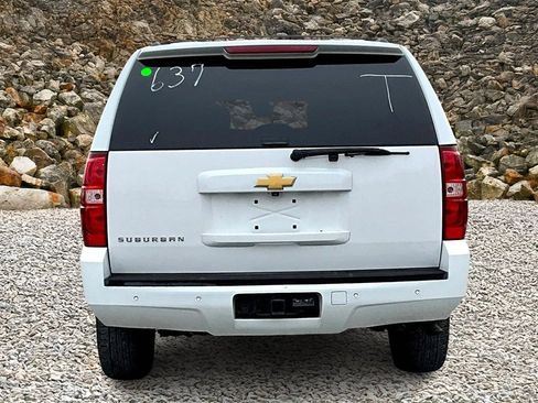 Used 2013 Chevrolet Suburban LT image 4