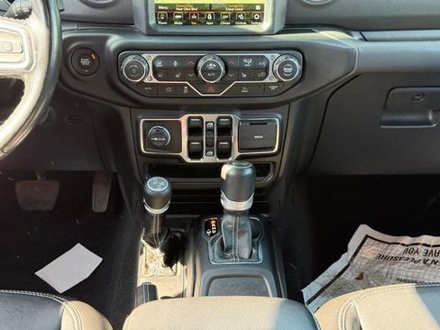 Used 2022 Jeep Wrangler Unlimited Sahara w/ Cold Weather Group AWD/4WD image 14