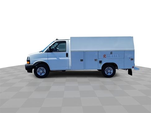 New 2025 Chevrolet Express 3500 w/ Power Convenience Package image 5