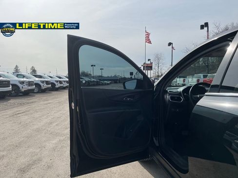 Used 2018 Chevrolet Equinox LT image 16