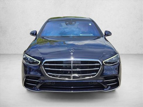Used 2022 Mercedes-Benz S 580 4MATIC Sedan image 2