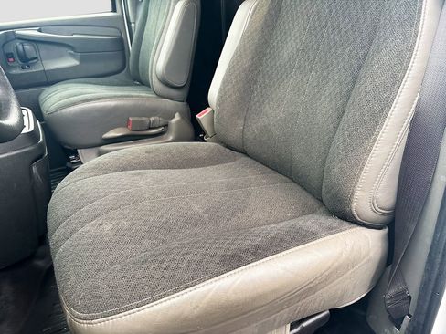 Used 2025 Chevrolet Express 2500 w/ Driver Convenience Package image 18