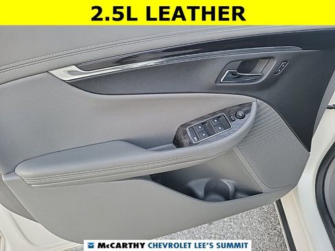 Used 2014 Chevrolet Impala LT w/ Convenience Package image 23