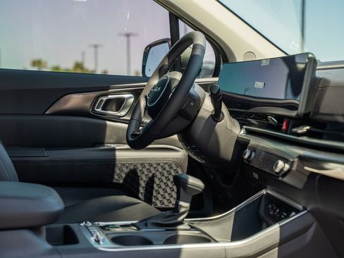 New 2026 Kia Carnival SX FWD image 9