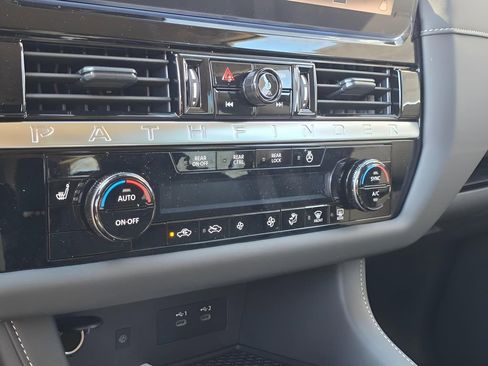 New 2026 Nissan Pathfinder SL image 26