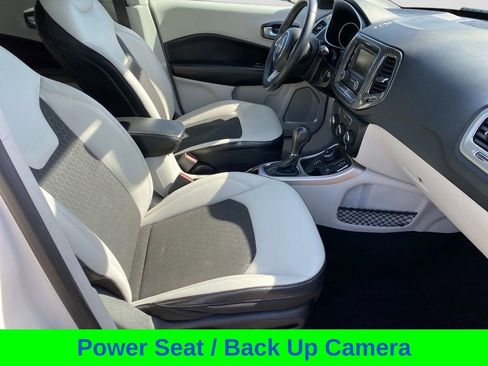 Certified 2018 Jeep Compass Latitude image 22