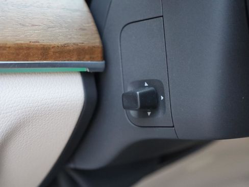 Used 2020 Mercedes-Benz GLE 350 w/ Premium Package image 39