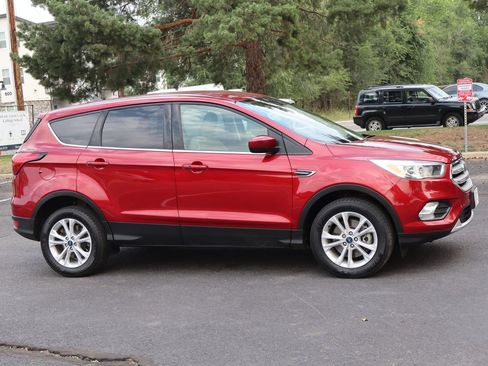 Used 2019 Ford Escape SE AWD/4WD image 2