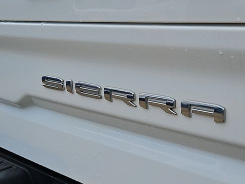 Used 2025 GMC Sierra 1500 AT4 AWD/4WD image 9
