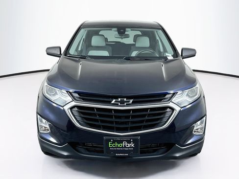 Used 2020 Chevrolet Equinox LS w/ LS Convenience Package FWD image 2