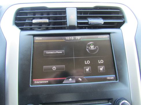 Used 2013 Ford Fusion SE FWD image 21