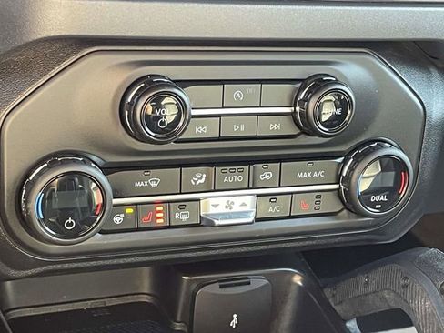 Certified 2025 Ford Bronco Badlands w/ Sasquatch Package AWD/4WD image 26