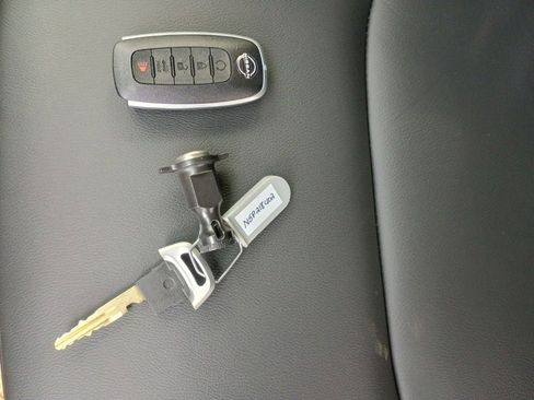 New 2025 Nissan Pathfinder SL w/ Lighting Package (N92) image 30