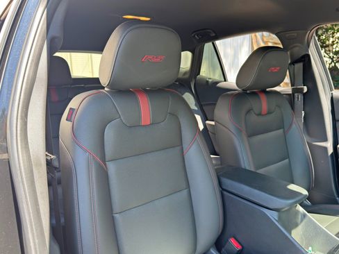 Used 2025 Chevrolet Trax RS FWD image 34