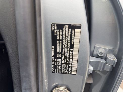 Used 2022 Porsche Macan AWD/4WD image 86