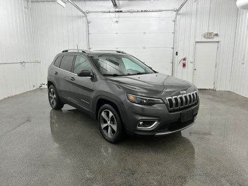 Used 2019 Jeep Cherokee Limited AWD/4WD image 2