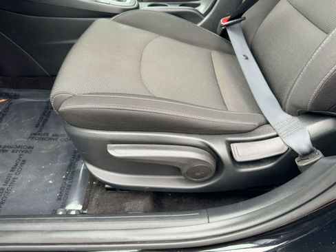 Used 2023 Kia Forte LXS image 14