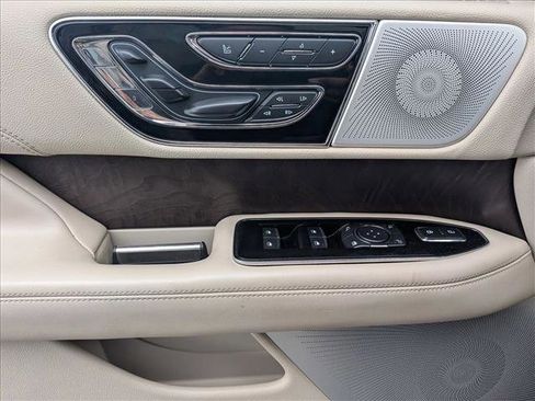 Used 2020 Lincoln Navigator Reserve w/ Luxury Package image 14