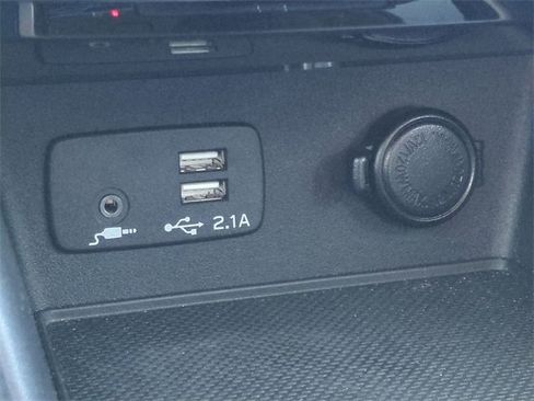 Certified 2024 Subaru Forester Limited image 27