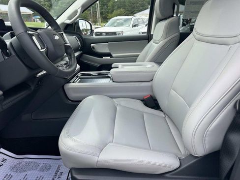 New 2026 Ford Expedition Max Active RWD image 9