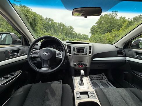 Used 2014 Subaru Outback 2.5i Premium AWD/4WD image 9