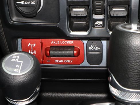 Used 2025 Jeep Wrangler Unlimited Sport AWD/4WD image 11