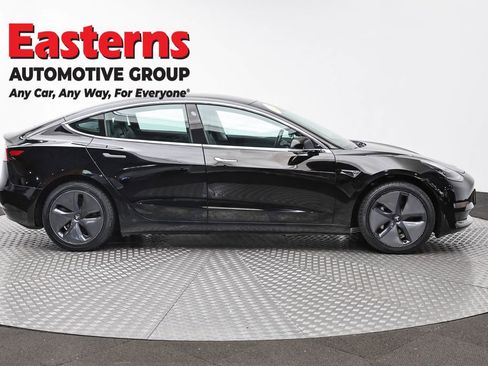 Used 2019 Tesla Model 3 Standard Range RWD image 4