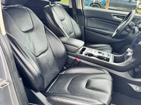 Used 2022 Ford Edge Titanium AWD/4WD image 17