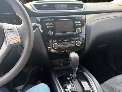 Used 2016 Nissan Rogue SV AWD/4WD image 23