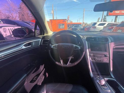 Used 2017 Ford Fusion SE w/ Equipment Group 201A image 10