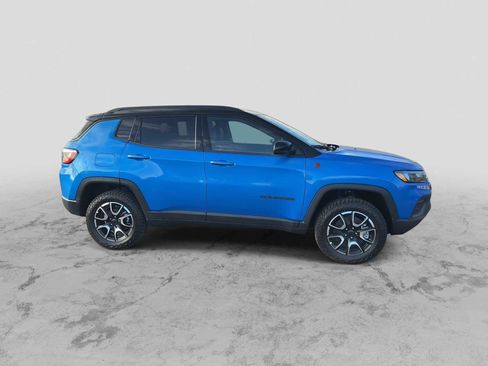 New 2026 Jeep Compass Trailhawk image 9