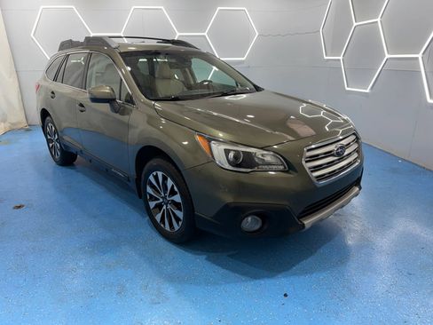 Used 2017 Subaru Outback 2.5i Limited AWD/4WD image 2