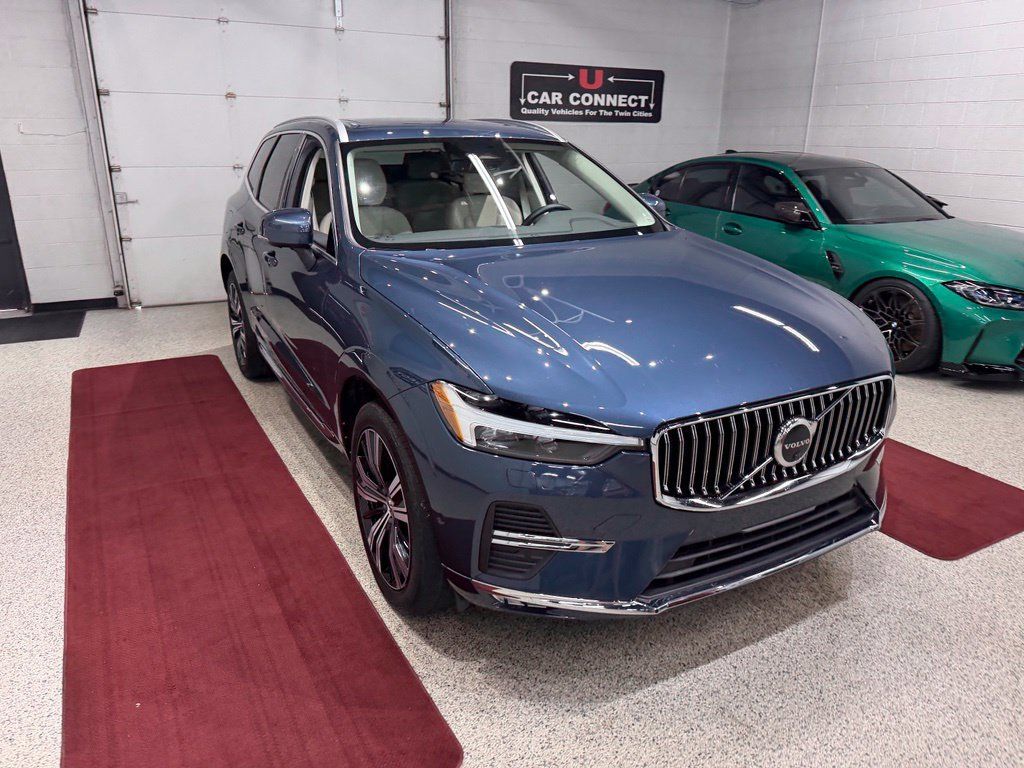 Used 2023 Volvo XC60 B5 Plus w/ Climate Package AWD/4WD image 9