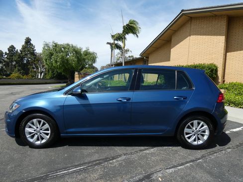 Used 2018 Volkswagen Golf S image 14