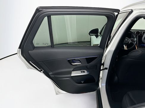 Used 2024 Mercedes-Benz GLC 300 image 25