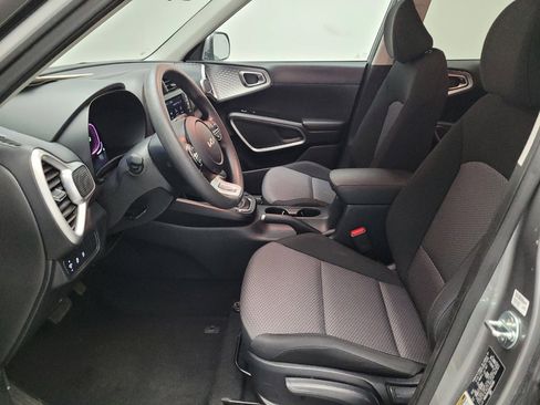 Used 2024 Kia Soul LX w/ Option Group 015 image 17