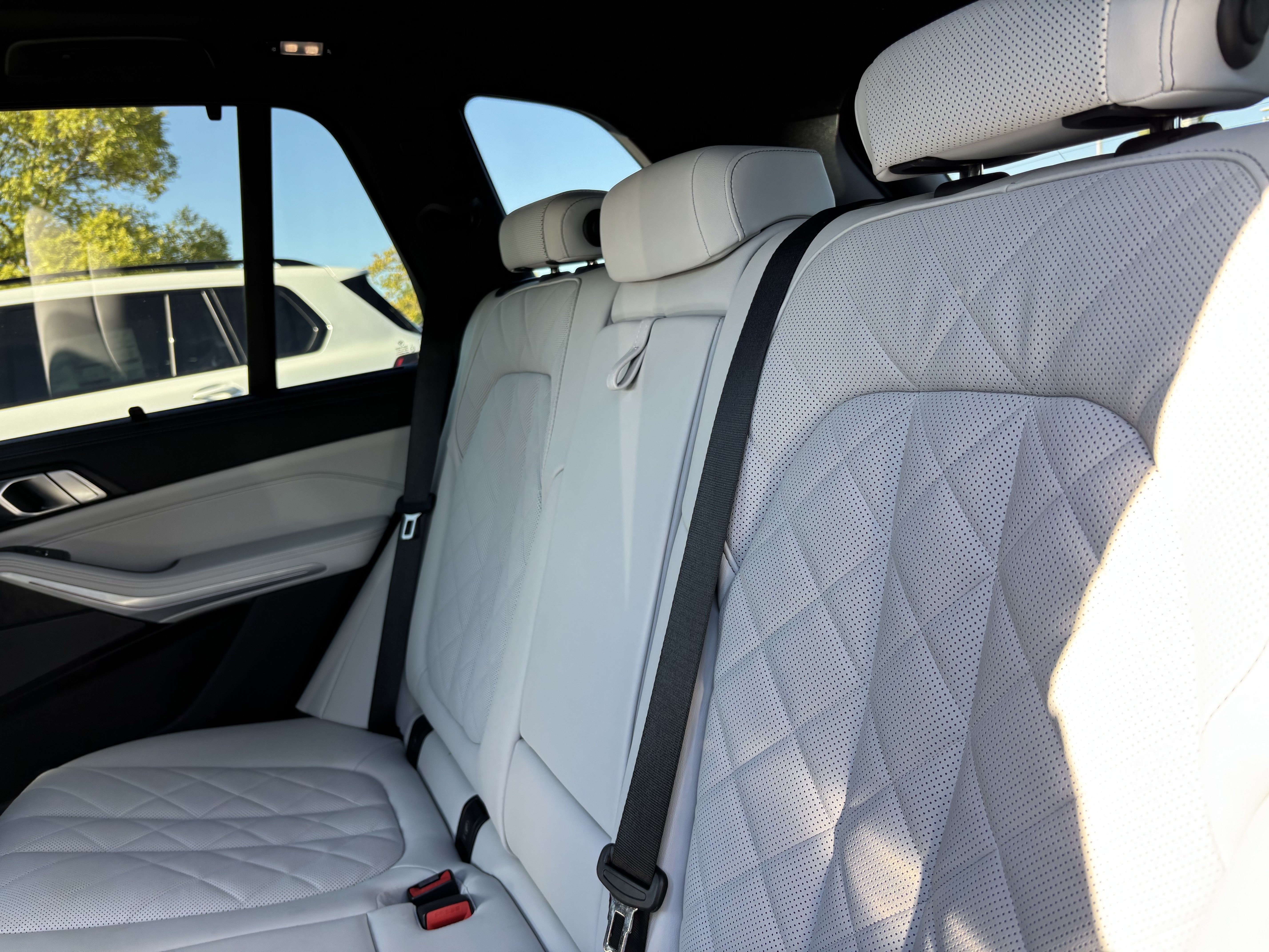 Certified 2024 BMW X5 xDrive40i w/ Premium Package AWD/4WD image 32