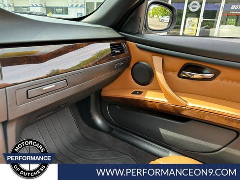 Used 2010 BMW 328i Convertible image 11